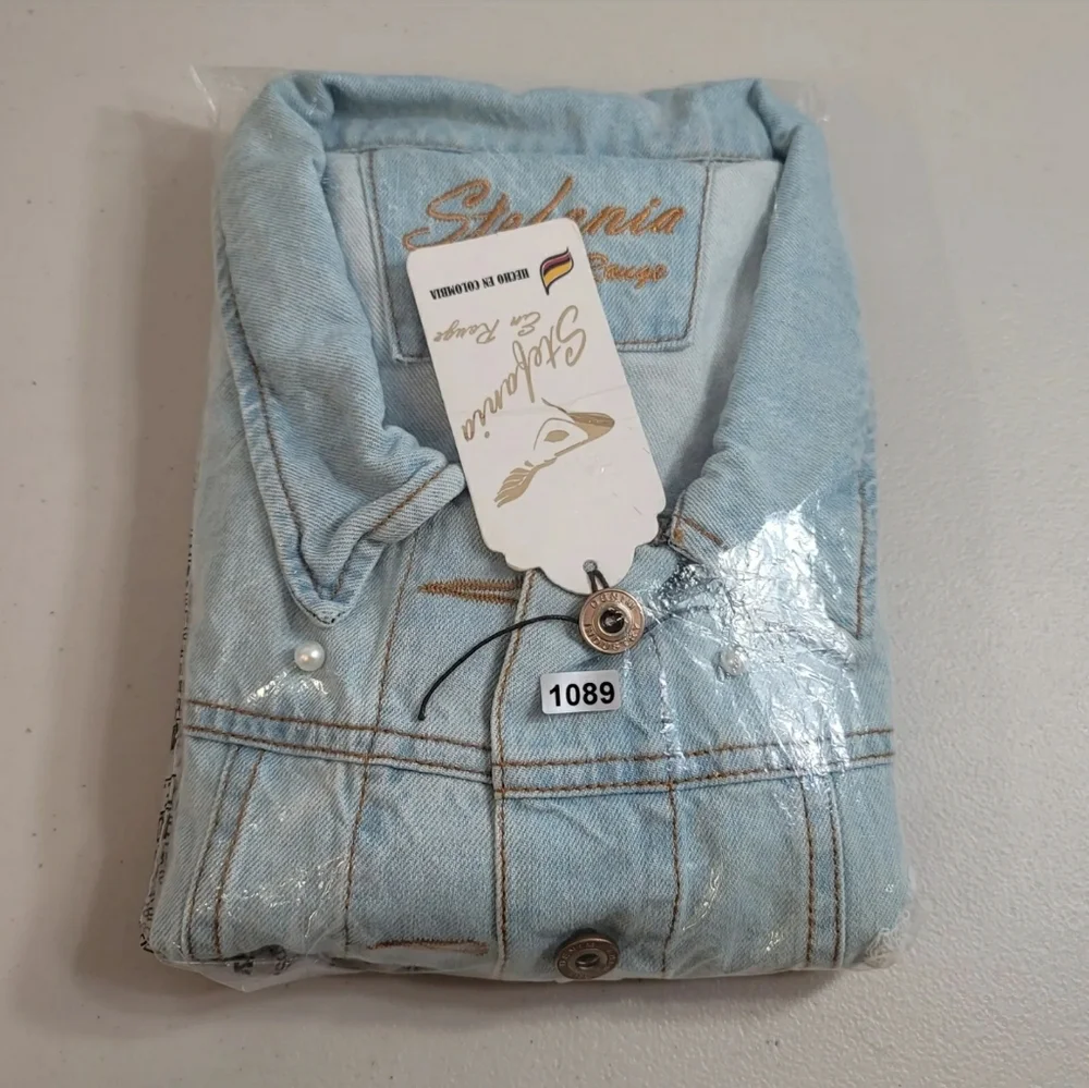 Womens Light Wash Peplum Destructed Hem Detail Jacket Stylish Windbreak size XL - Picture 16 of 16